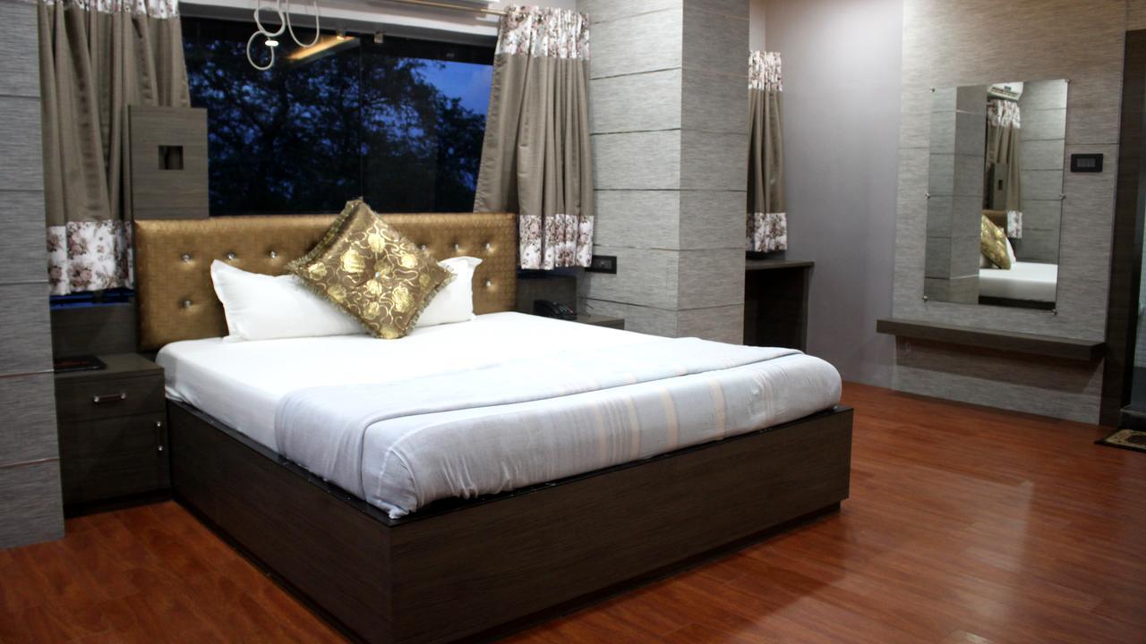 Hotel Shreemoyee Inn - Kamakhya Temple กูวาฮาติ ภายนอก รูปภาพ