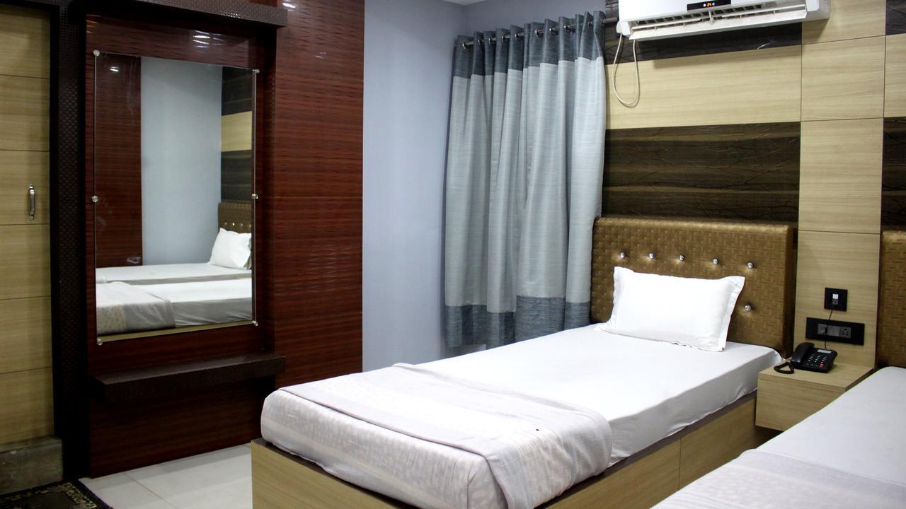 Hotel Shreemoyee Inn - Kamakhya Temple กูวาฮาติ ภายนอก รูปภาพ