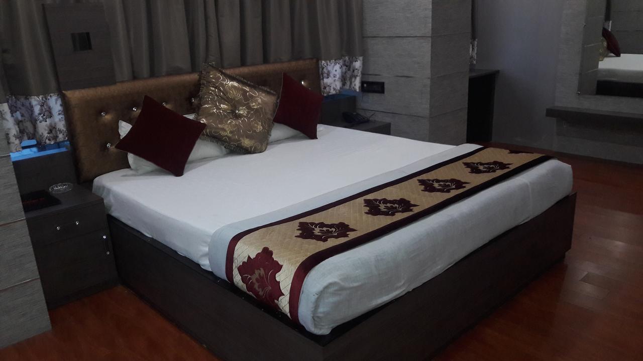 Hotel Shreemoyee Inn - Kamakhya Temple กูวาฮาติ ภายนอก รูปภาพ