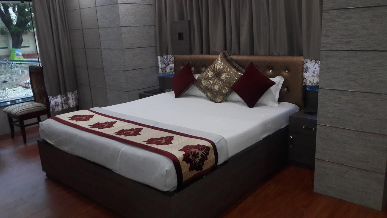 Hotel Shreemoyee Inn - Kamakhya Temple กูวาฮาติ ภายนอก รูปภาพ